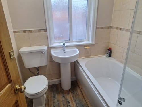 Customer photo review of ShowerWorX Civic 520mm Basin and Full Pedestal 1 Tap Hole