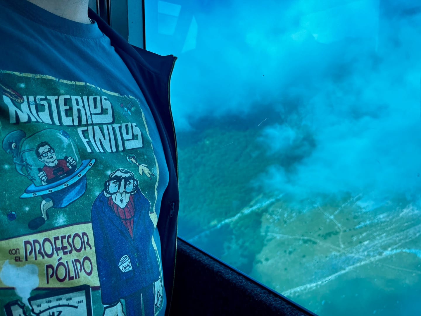 Customer photo review of Camiseta Misterios Finitos