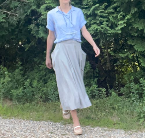 Kelly M. review of Gray linen midi skirt with big pockets C1067 image 1 out of 3