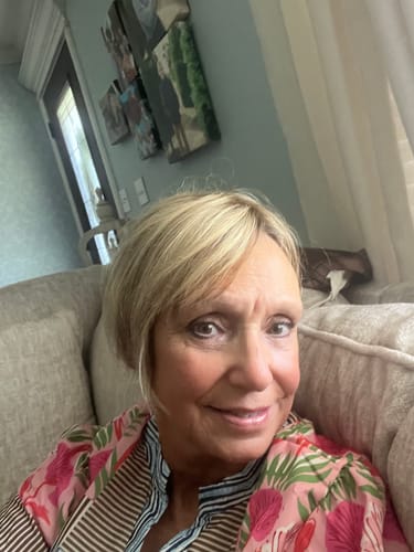 Customer photo review of Giselle Light Volume Hair Topper