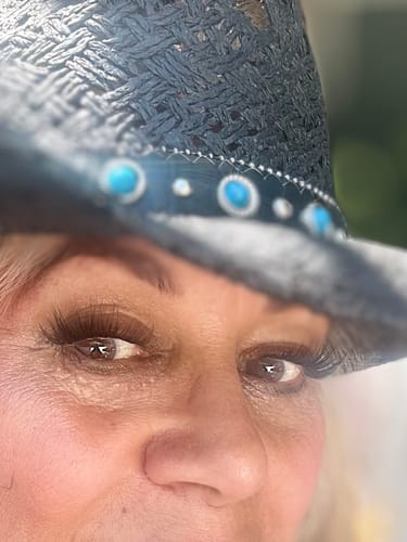 Customer photo review of Fishnet Gossamer® lash