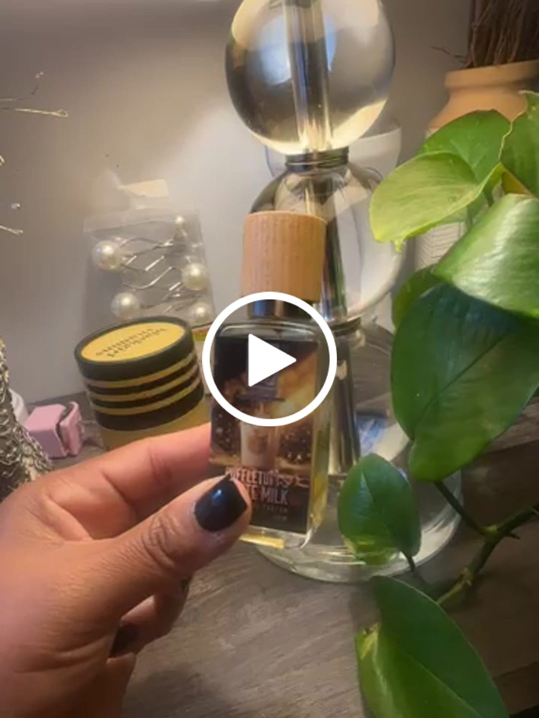 Customer video review of Puffletuft's White Milk