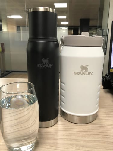 Customer photo review of Stanley Adventure To-Go Bottle Siyah 1 L