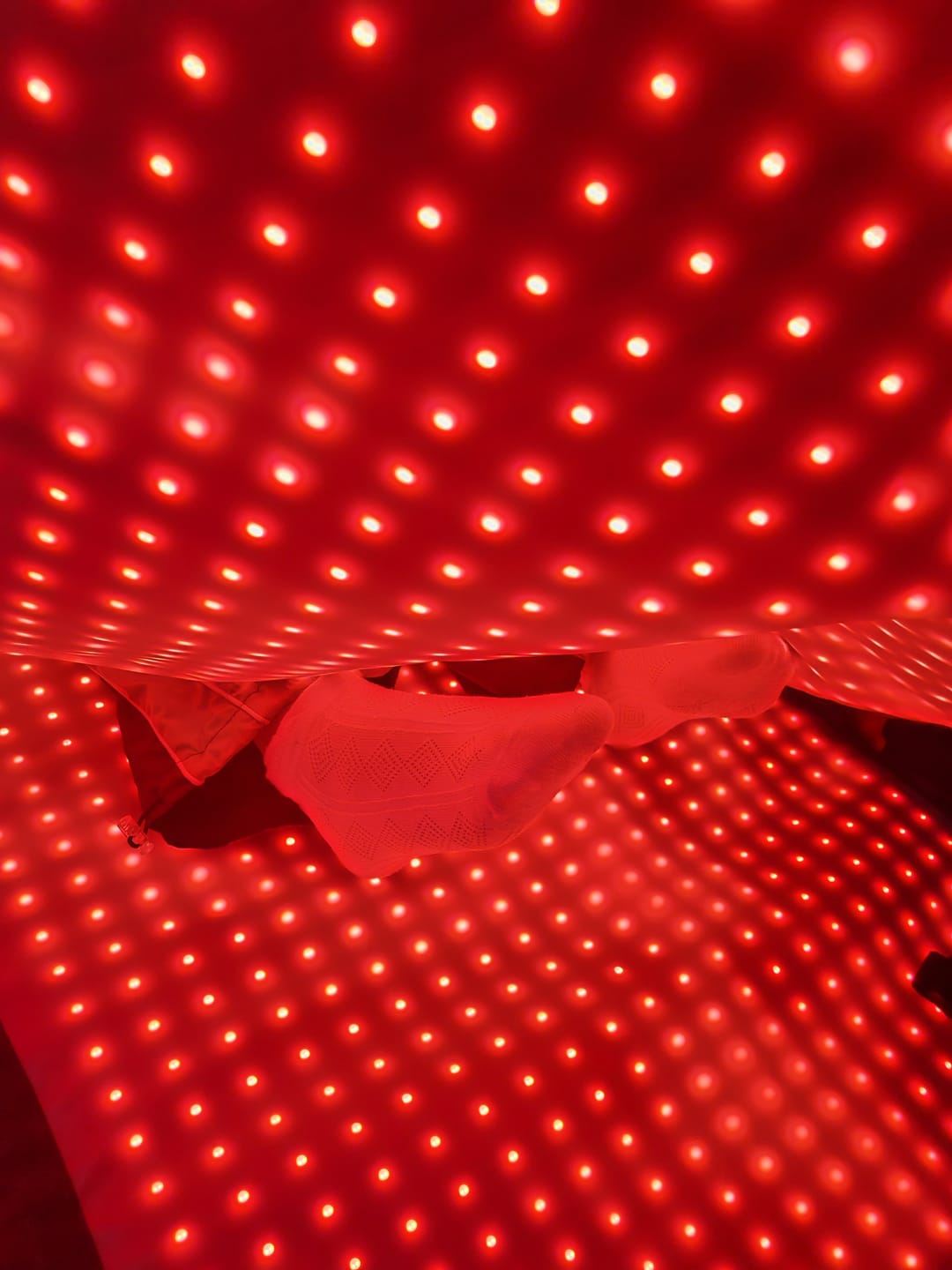 Customer photo review of LUMYHEALTH Red Light Therapy Bag For Full Body - Infrared Recovery System (660nm + 850nm)