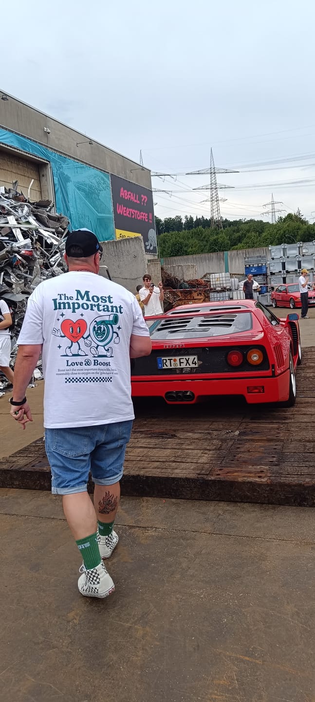 Customer photo review of Street Society "Love & Boost" Oversized T-Shirt
