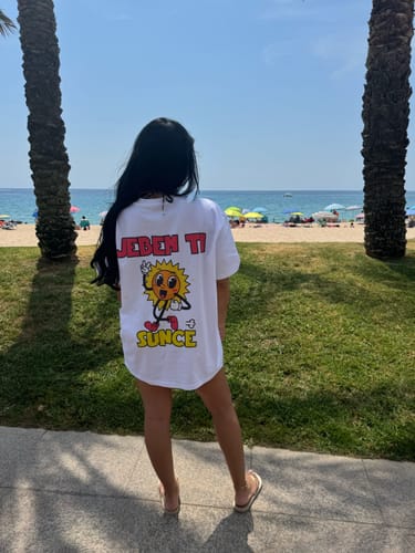 Customer photo review of Jebem ti sunce Oversize T-Shirt