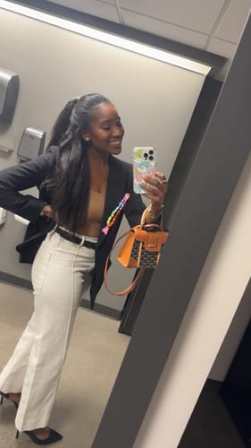 Customer photo review of CurlyMe 3 In 1 Half Wig Kinky Straight Glueless Install Half Wig With Draw-string Beginner Friendly