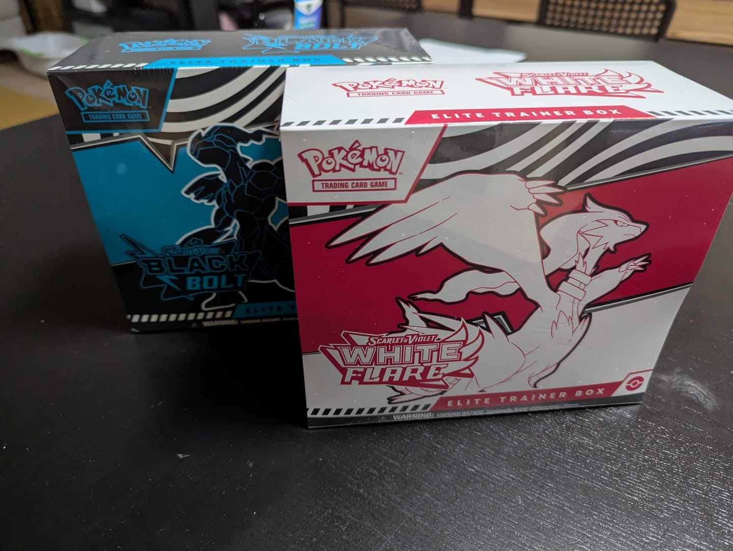 Customer photo review of EOI Pokemon TCG - White Flare - Elite Trainer Box