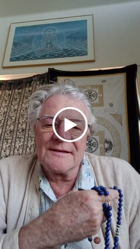 Customer video review of Lapis Lazuli Third Eye Mala