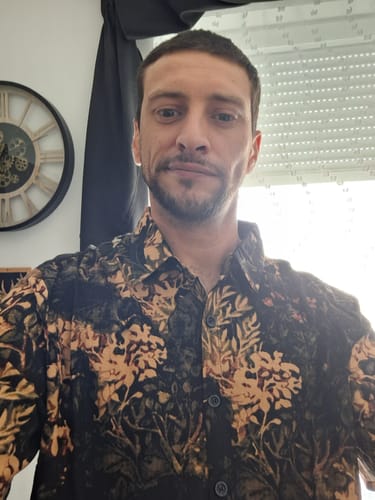 Customer photo review of Chemise boutonnée à manches courtes pour homme avec imprimé végétal rétro