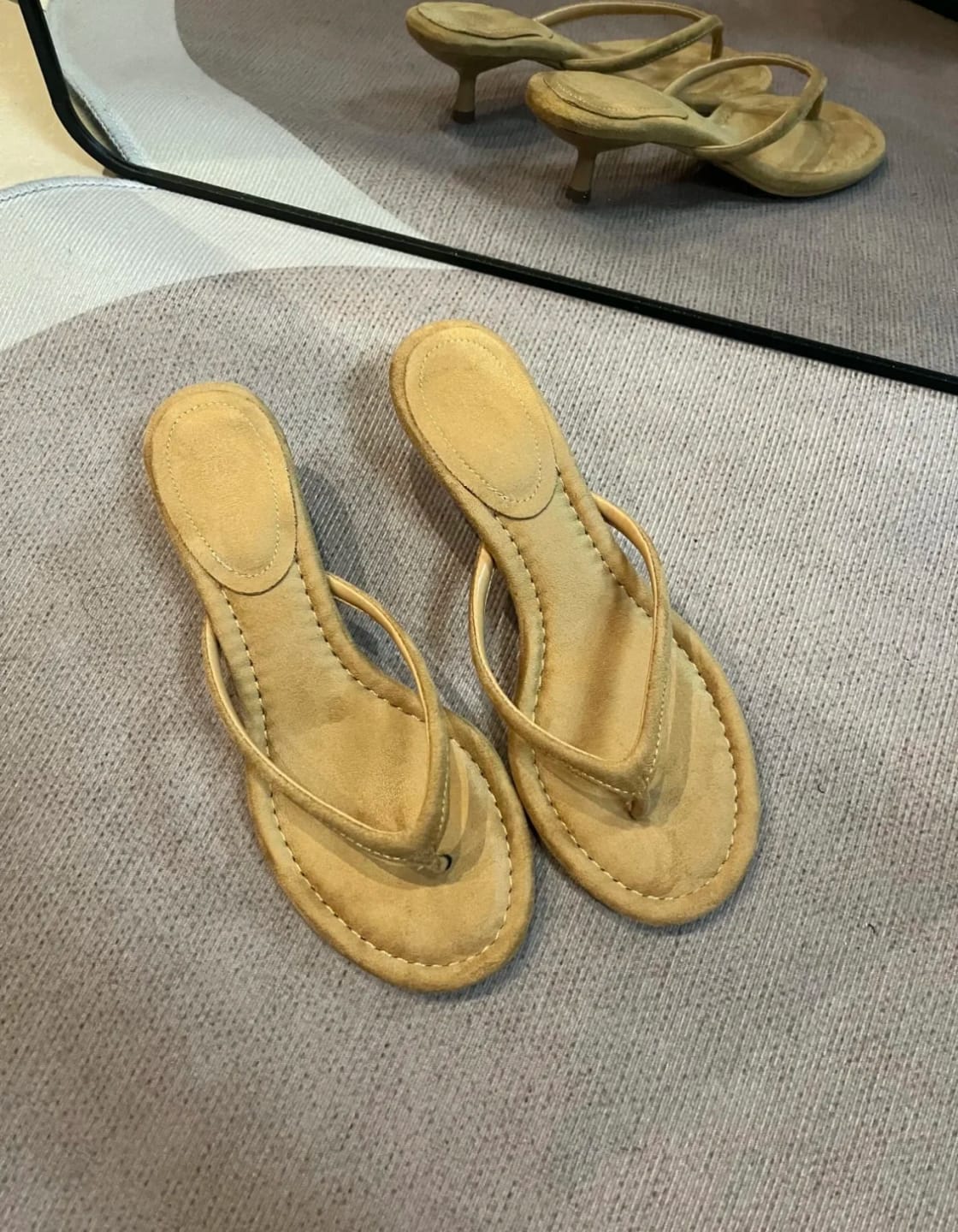 Customer photo review of Namie Minimalist Kitten Heels
