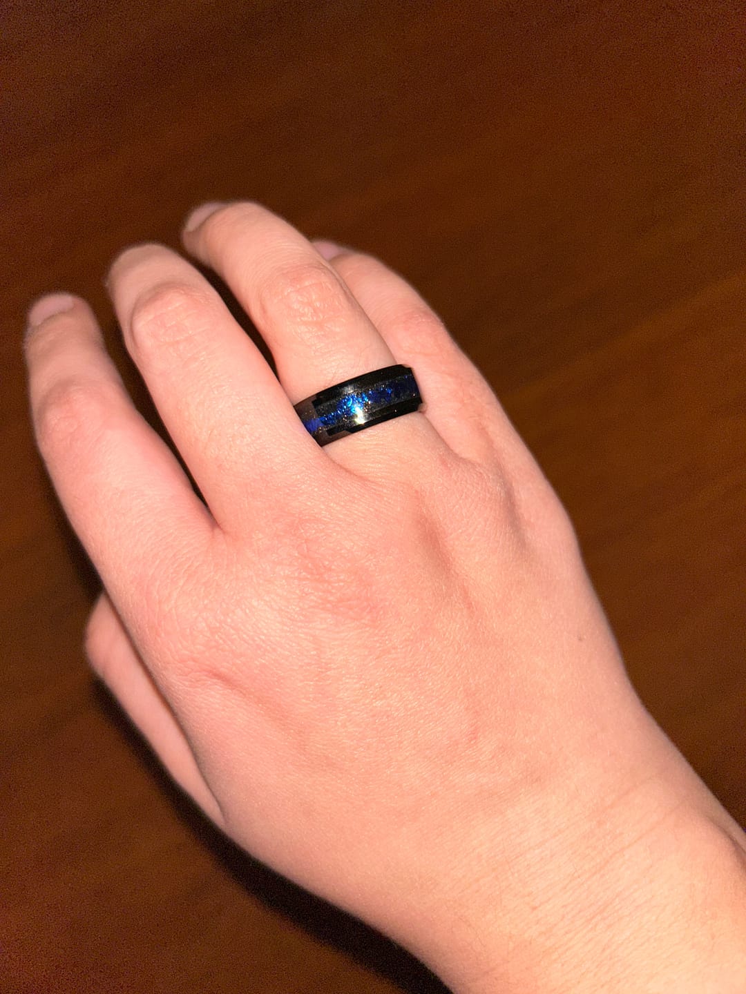 Customer photo review of Anillo Night Sky Carburo de Tungsteno