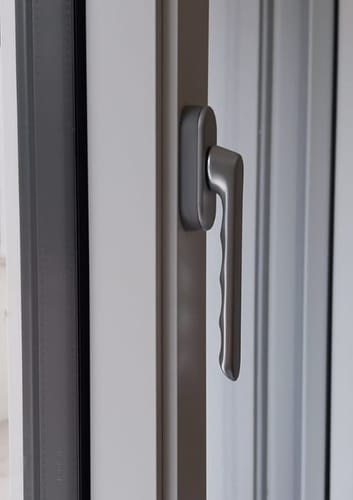 Customer photo review of Manilla Luxemburgo de acero inoxidable marca Hoppe con cuello corto para ventana oscilobatiente