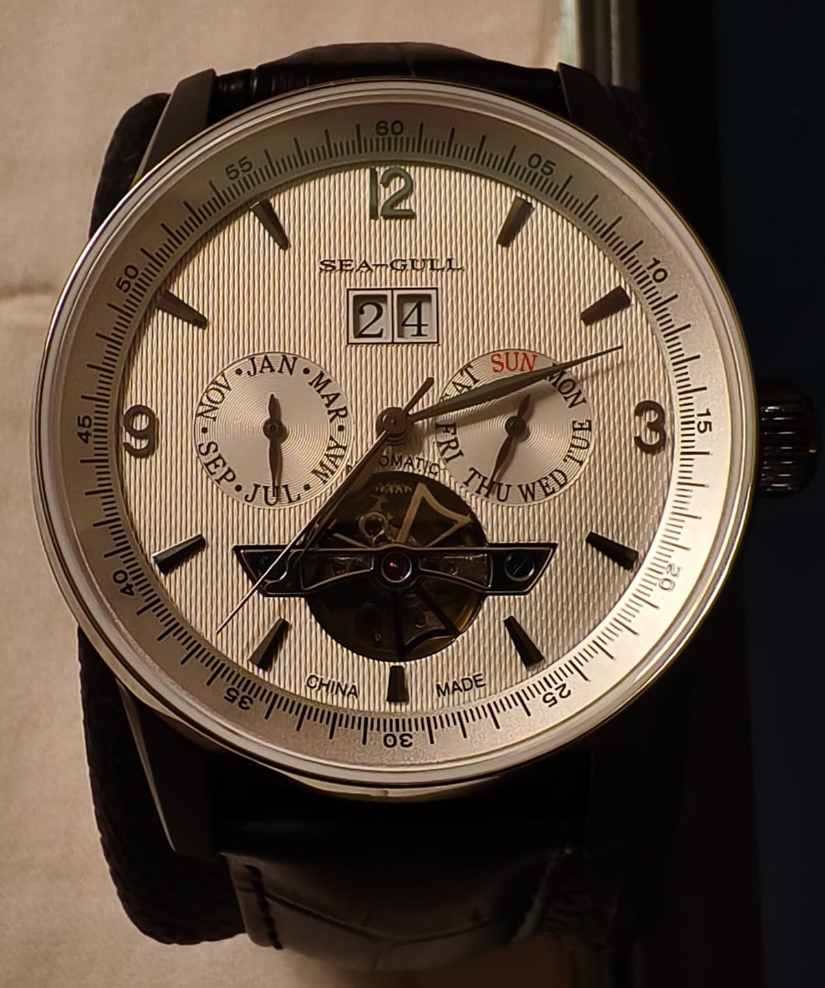 Customer photo review of Skeleton | Flywheel | Complete Calendar | Week Display | 43mm