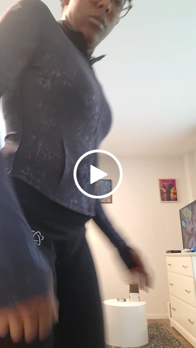 Customer video review of LUNAR VEST MIDNIGHT BLUE