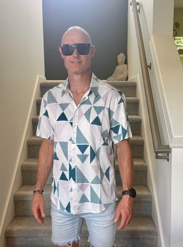 Customer photo review of Men's Casual Art Blue and White Triangle Geometric Print Short Sleeve Summer Beach Button Up Shirt