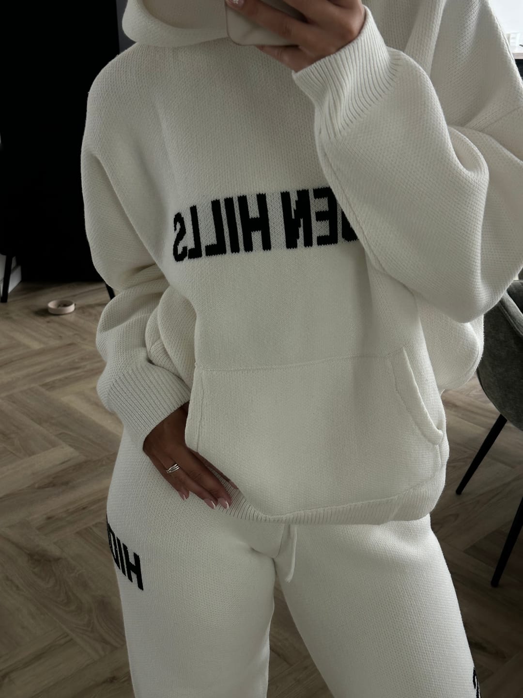 Customer photo review of KNIT SWEATPANTS OFF WHITE