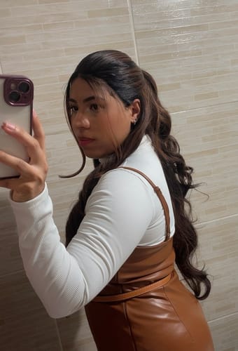 Customer photo review of Lace Front Beatriz Castanho com Luzes Ondulada