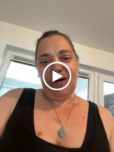 Customer video review of Blur 20000 - Puff Jetable / Vape Disposable 2% Nicotine - Double Saveur