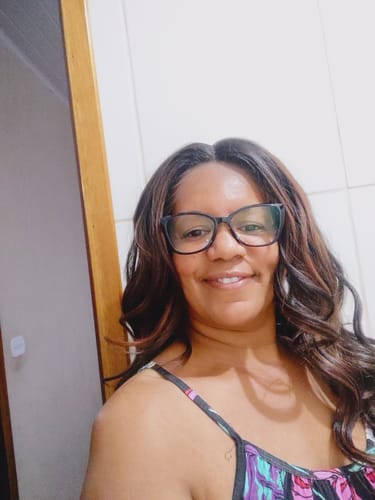 Customer photo review of Lace Front Beatriz Castanho com Luzes Ondulada