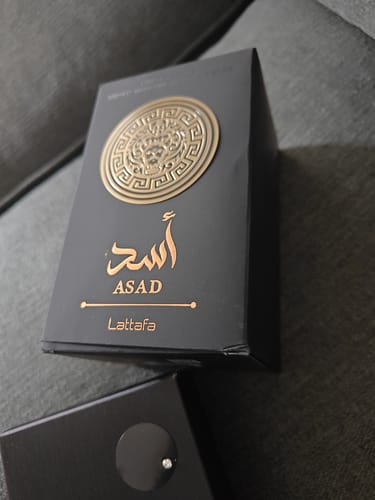Customer photo review of Lattafa Asad Eau de Parfum Spray for Men - 3.4 oz / 100 ml Deodorant Gift