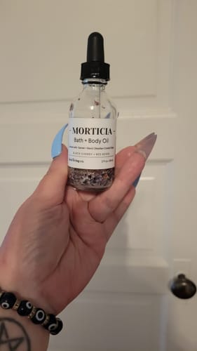 Customer photo review of MORTICIA Bath & Body Oil