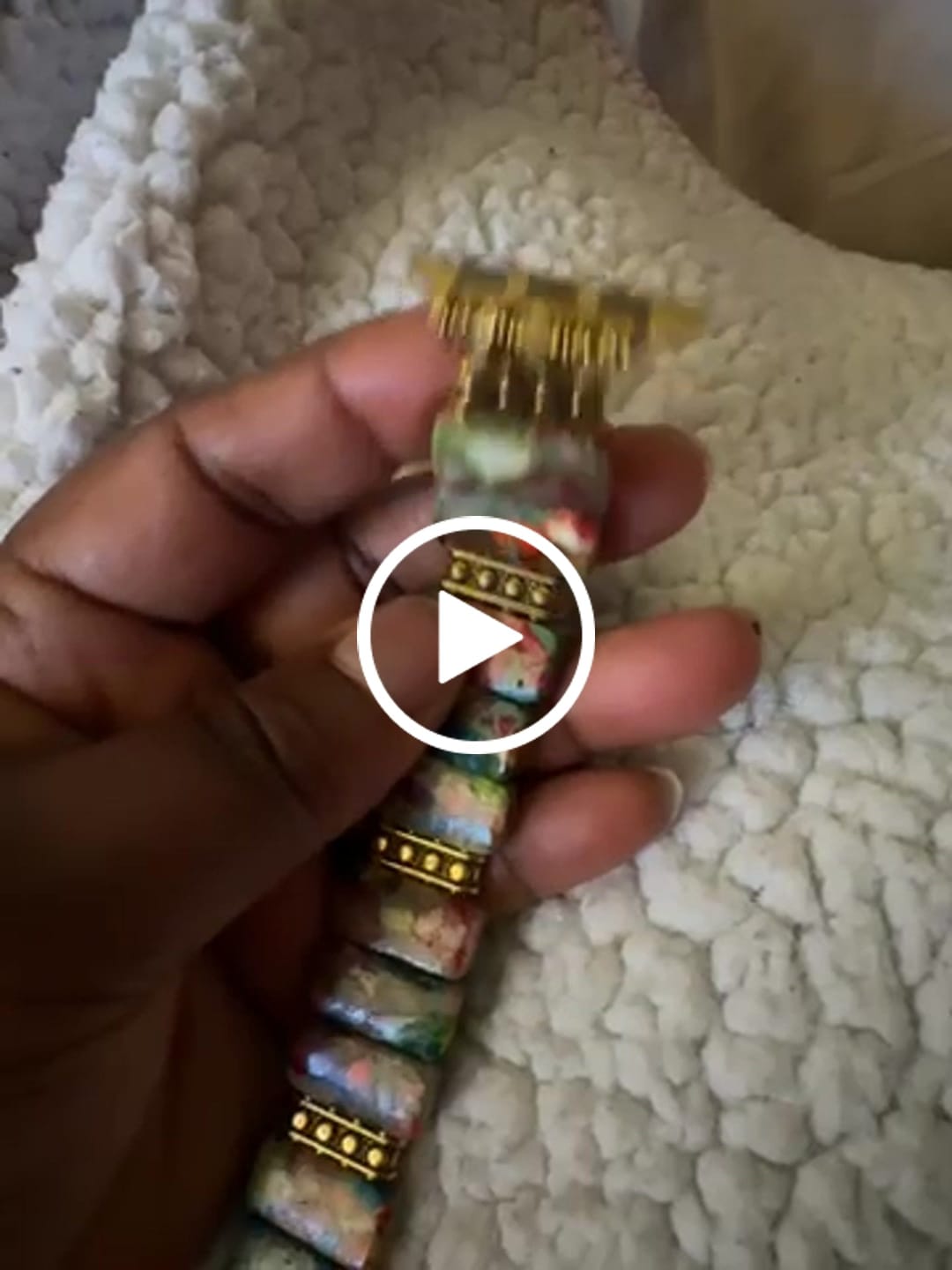 Customer video review of Chic Flower Stretch Apple Watch Strap