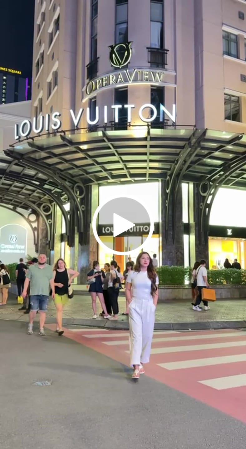 Customer video review of 22" Beach Waves