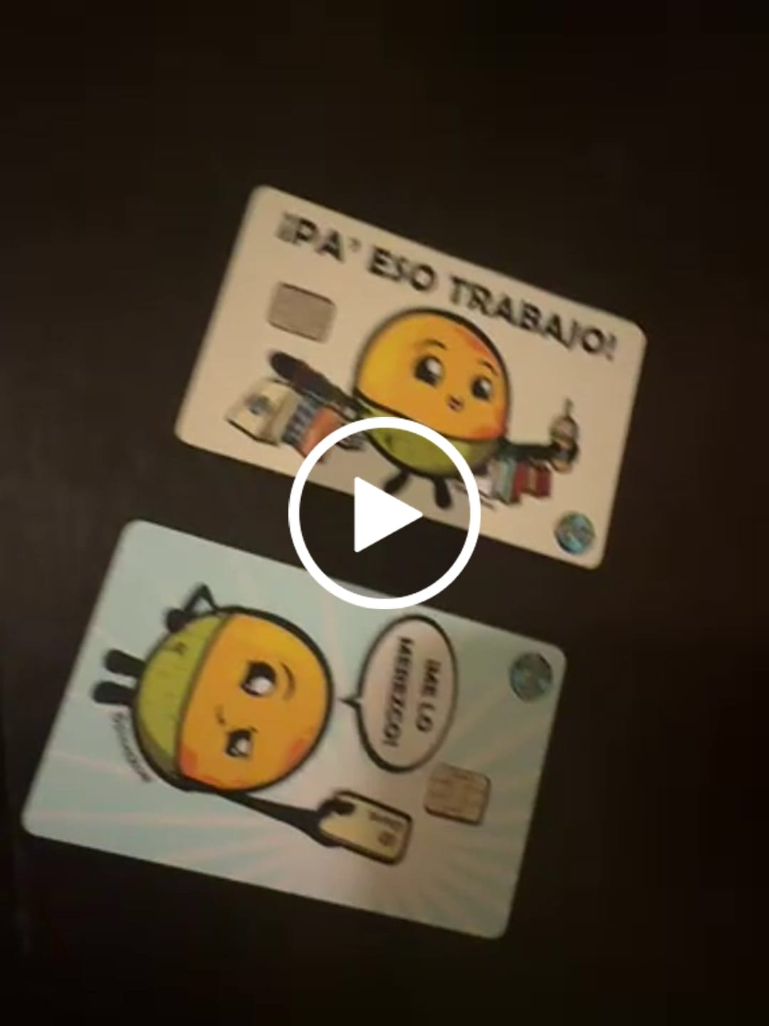 Customer video review of Me Lo Merezco - Sticker para Tarjeta de Crédito