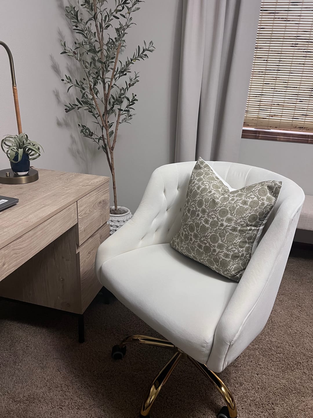 Customer photo review of Gracie in Green - 18" | 22"