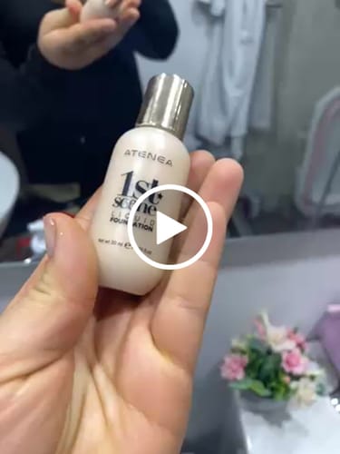 Customer video review of BASE DE MAQUILLAJE LÍQUIDA 1ST SCENE
