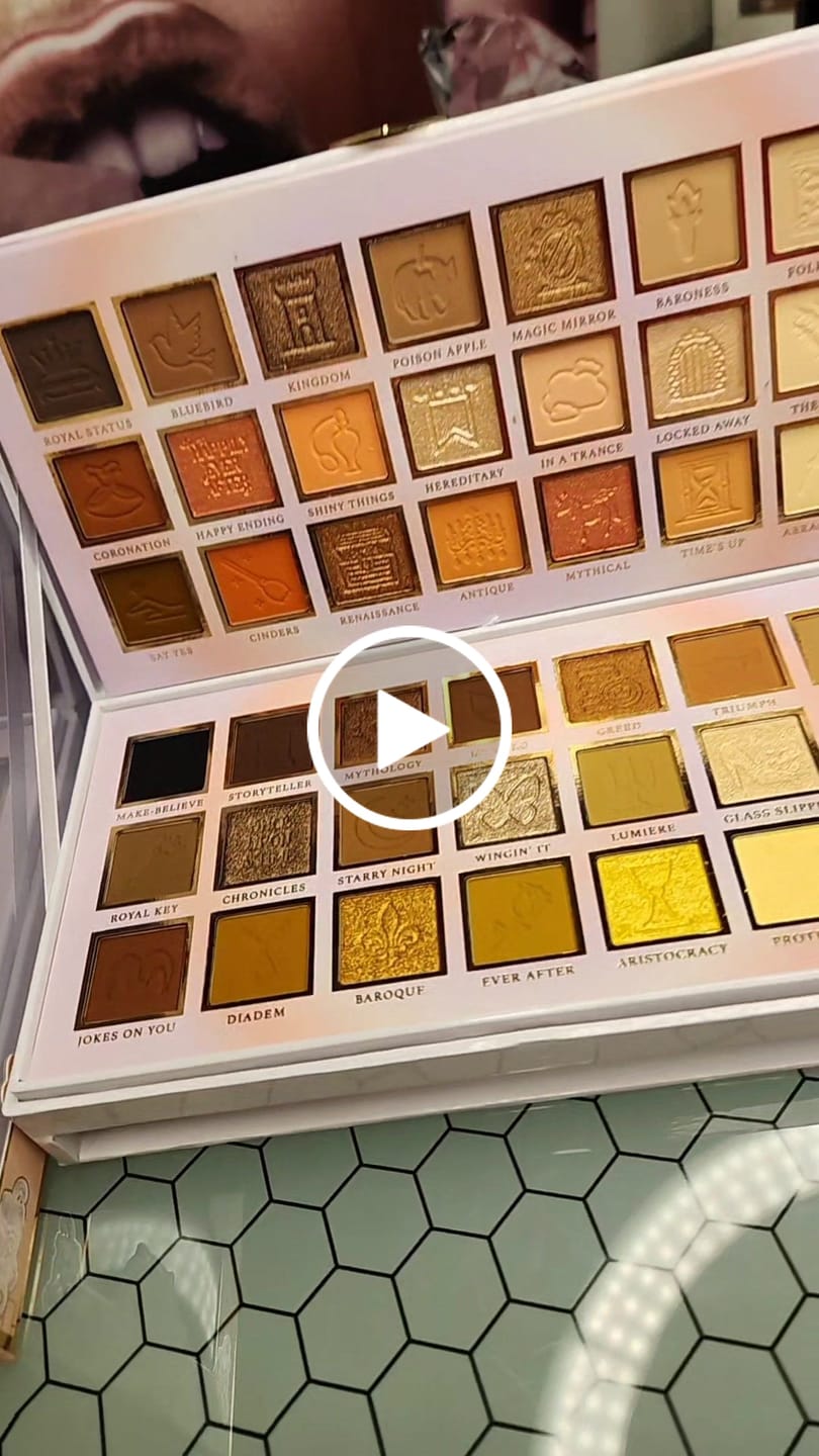 Kundvideorecension av P.Louise All I See Is $igns 42 Pan Eyeshadow Palette