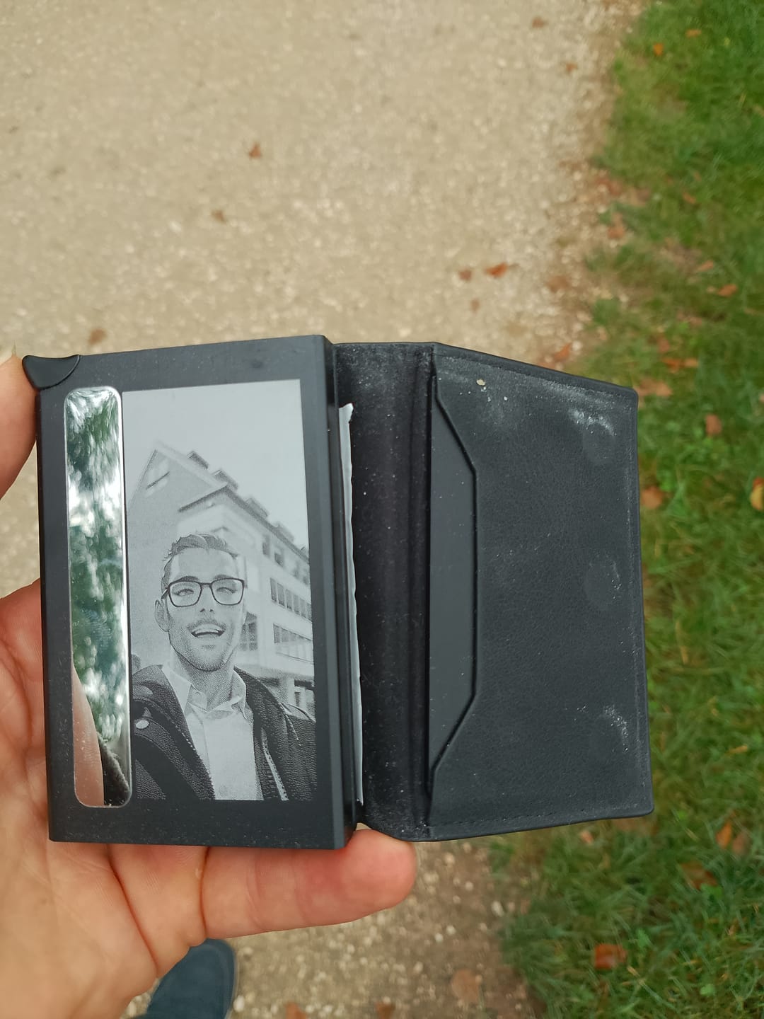 Customer photo review of Smart Wallet 3.0