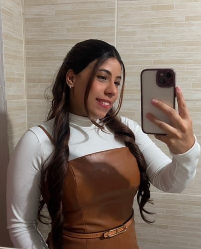 Customer photo review of Lace Front Beatriz Castanho com Luzes Ondulada