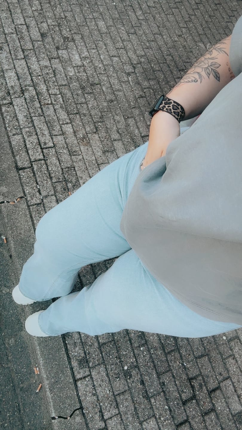 Customer photo review of Curve-Hugging Relax Fit - Sky Blue