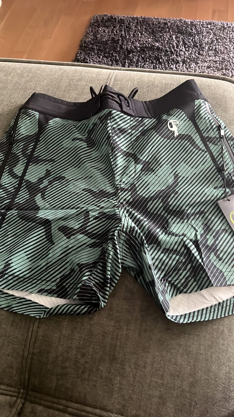 Customer photo review of Striped Green Camo - 5"