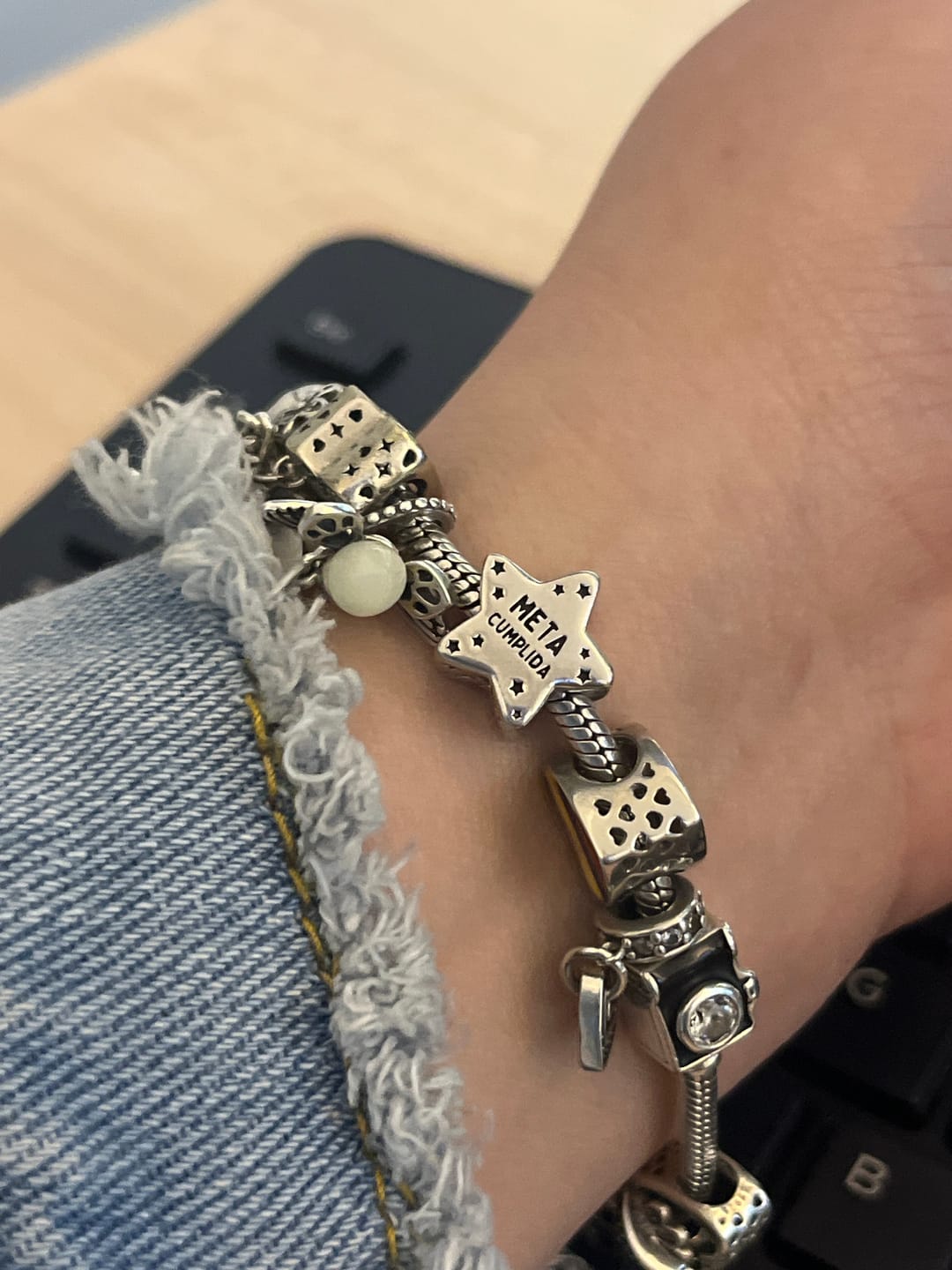 Customer photo review of Charm Meta Cumplida
