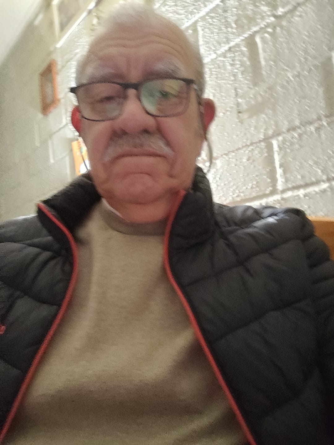 Customer photo review of Sweater Clásico cuello Redondo