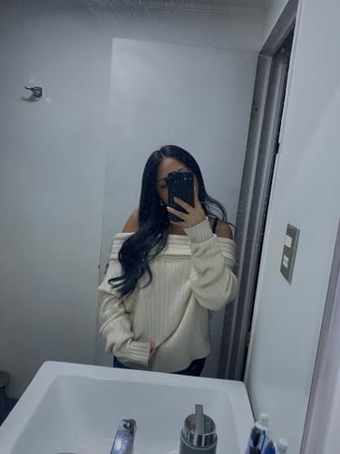 Customer photo review of SWEATER LINA CRUDO