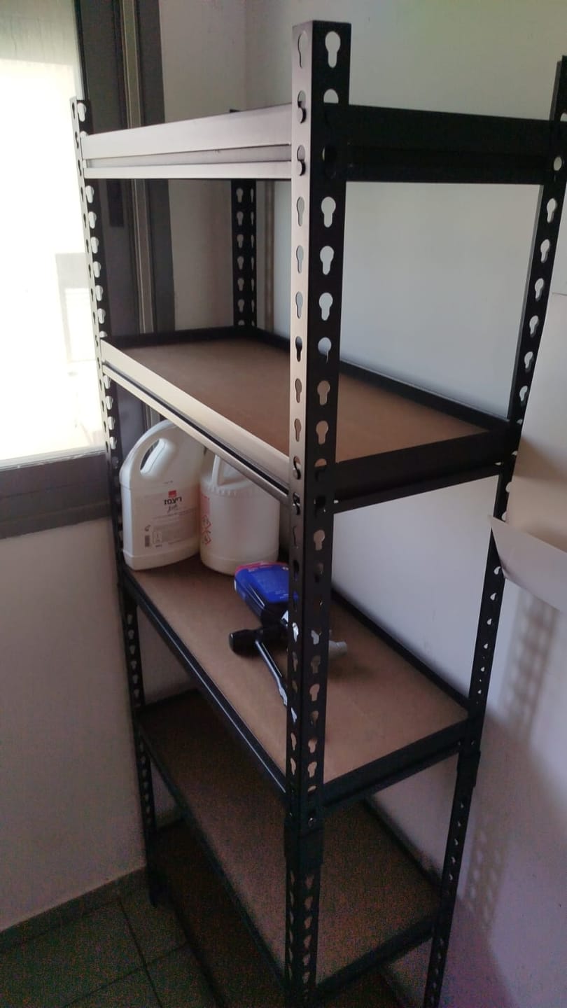 Customer photo review of כוננית מתכת פרמיום 5 מדפים מודולריים גובה 1.8 מטר