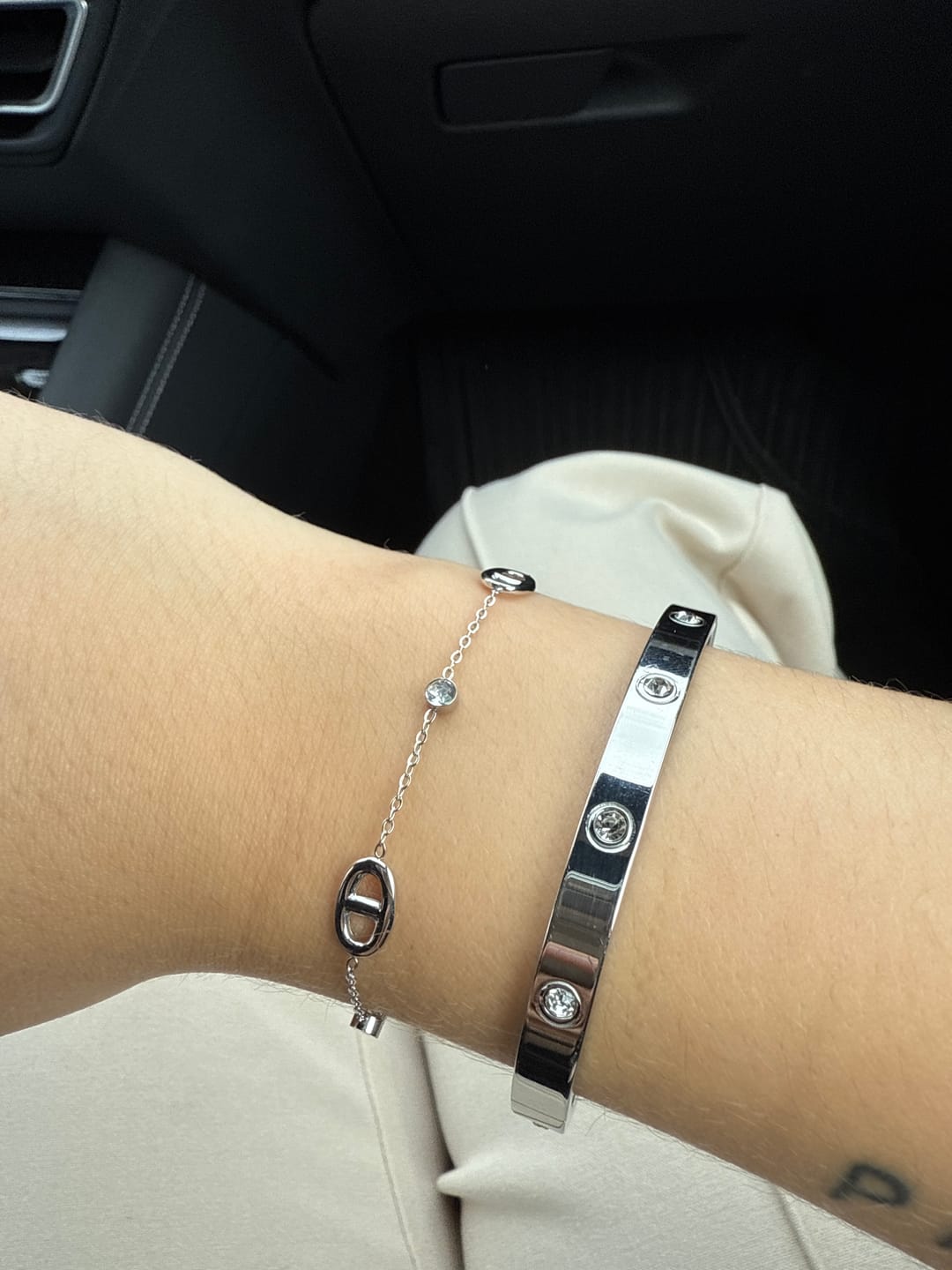 Customer photo review of Deluxe Timeless Stone Armreif 18K Vergoldet