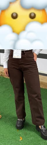 Larissa C. review of Calça Jeans Reta Araçá Marrom Escuro image 1 out of 1