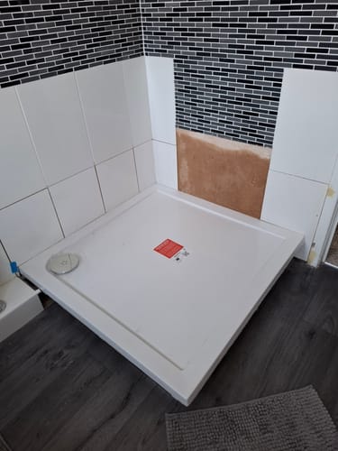 Customer photo review of Nuie 900 x 900mm Square Easy Plumb Stone Shower Tray - White