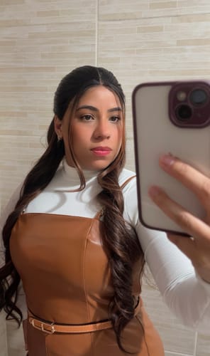 Customer photo review of Lace Front Beatriz Castanho com Luzes Ondulada