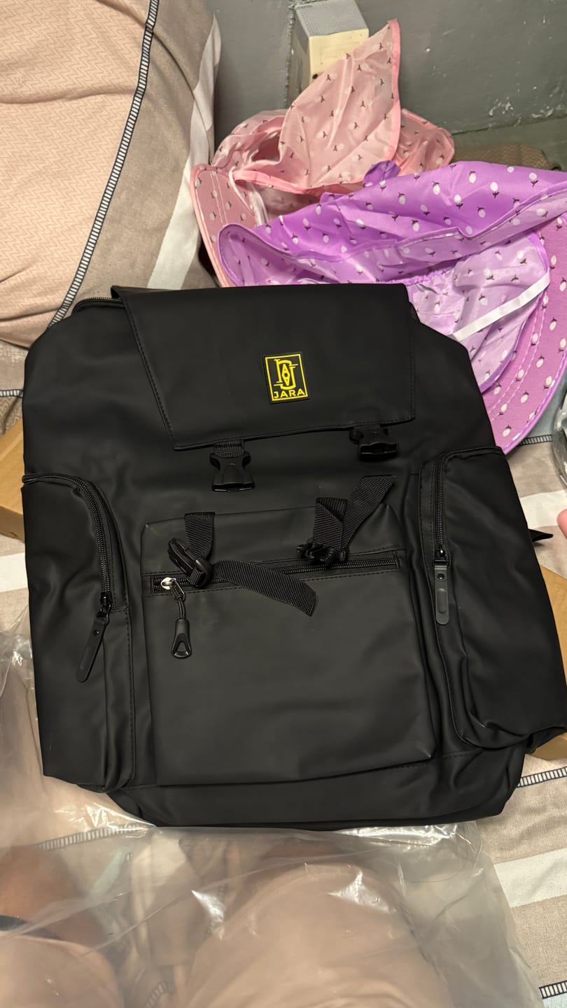 Customer photo review of ZURICH Travel backpack with laptop compartment