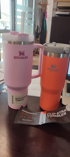 Customer photo review of Stanley The Iceflow Flip Straw Tumbler Pipetli Termos Açık Mercan 30 OZ - 0.88L