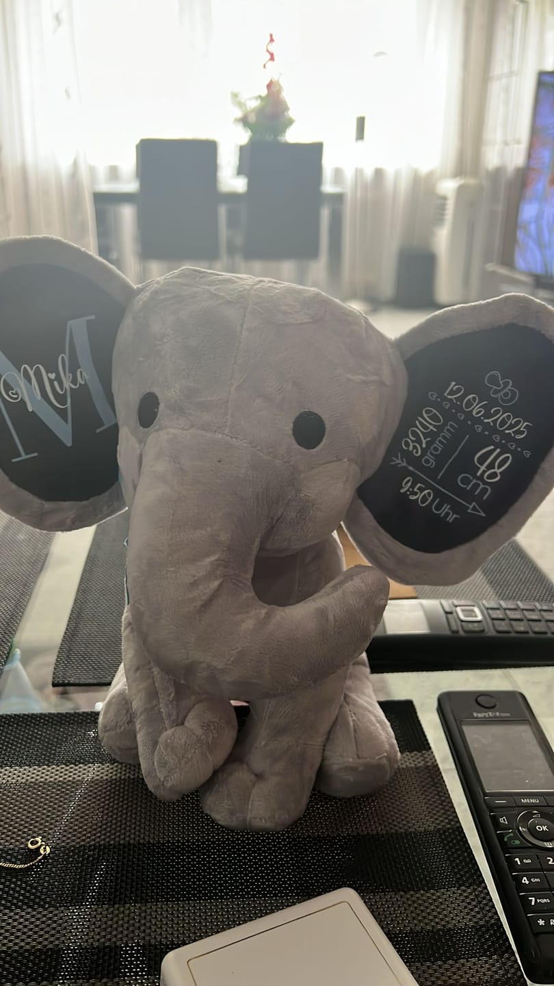 Customer photo review of Kuschel Elefant - Baby-Stofftier