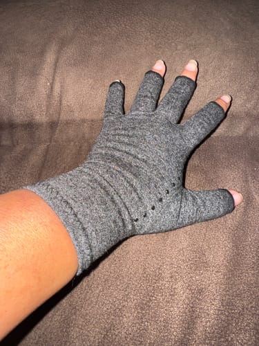 Customer photo review of Premium Onecompress™ Gloves