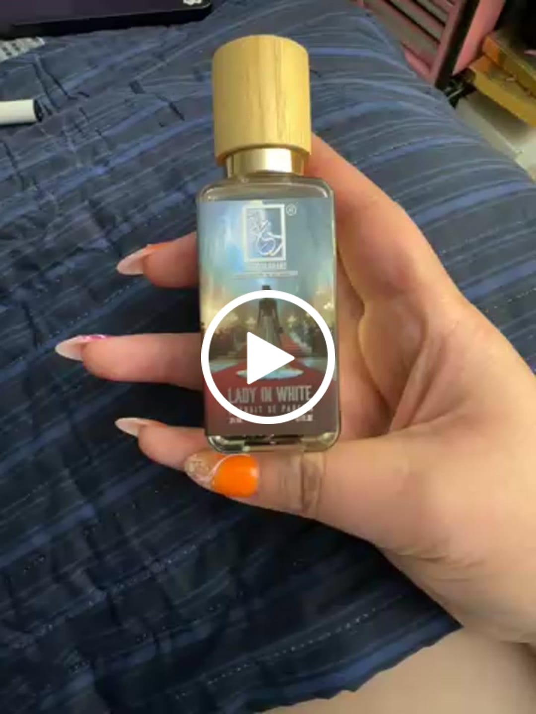 Customer video review of Lady In White