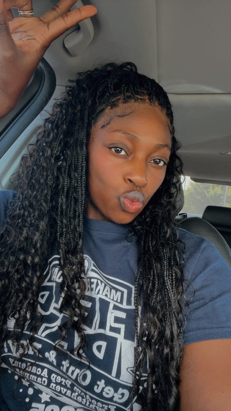 Customer photo review of Swiss HD Full Lace Human Hair Boho Curls 36" Knotless Boho Box Braided Wig